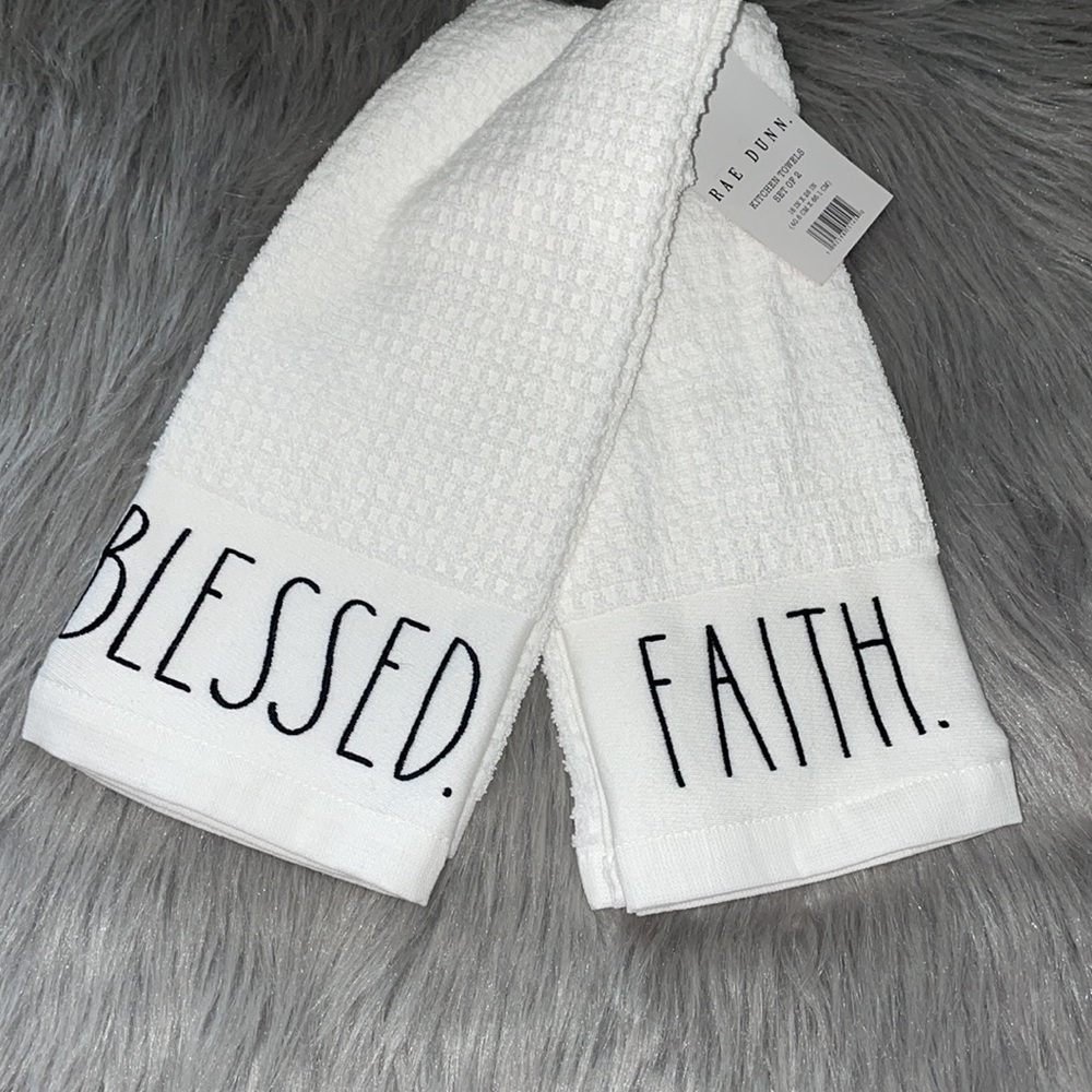 NWT Rae Dunn set of 2 kitchen towels